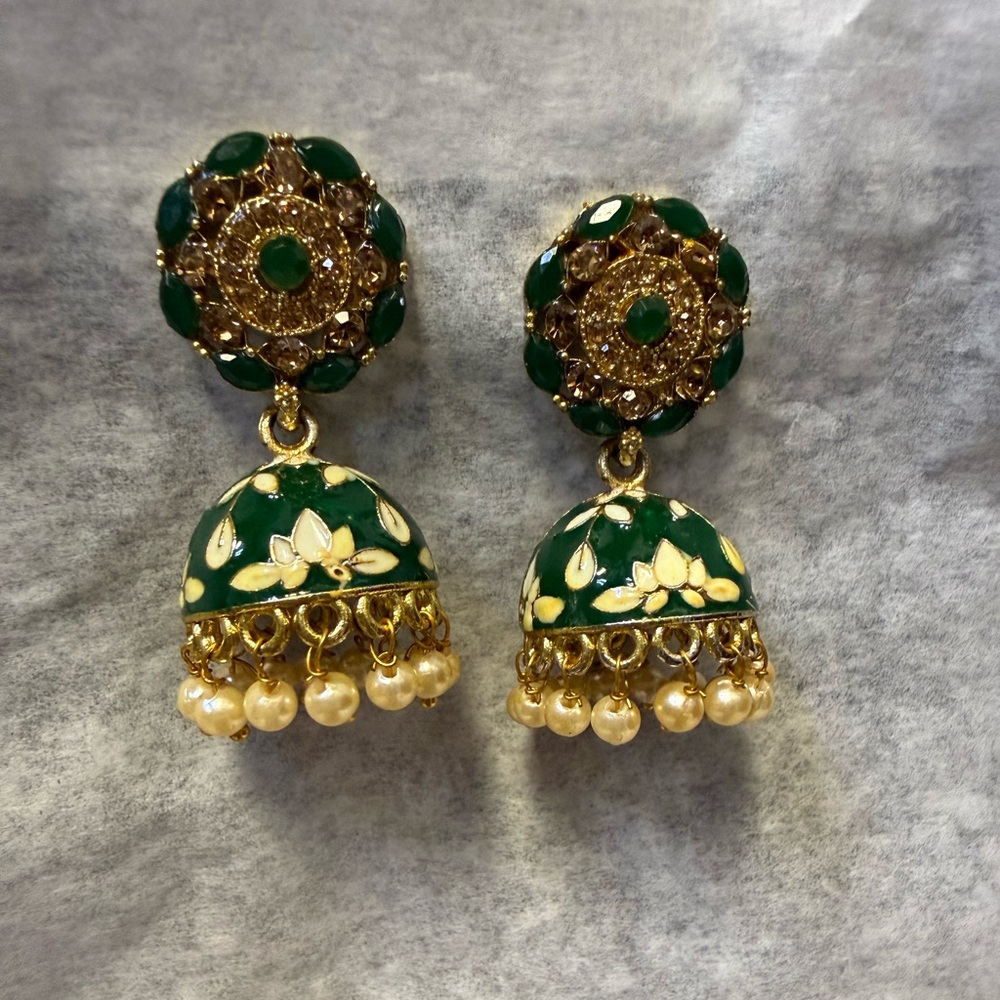 Elegant Green and Gold Jhumka Earrings